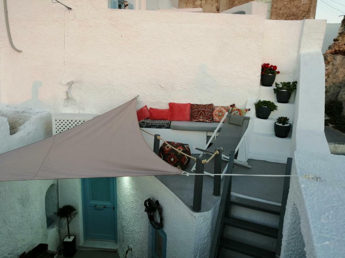 Santorinian Lava House Villa Pyrgos Kallistis Exterior photo