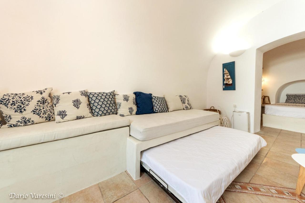 Santorinian Lava House Villa Pyrgos Kallistis Exterior photo